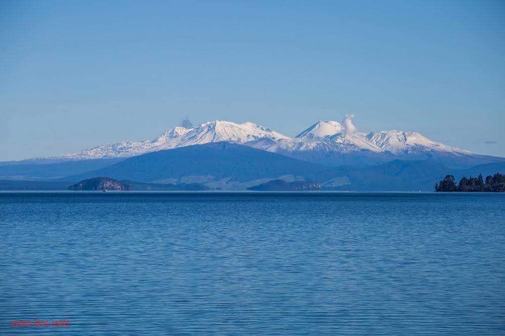 Twin Peaks Lakeside Inn Taupo Exterior foto